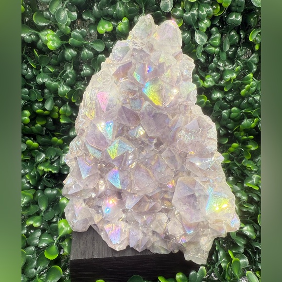 Beautiful Angel Aura, Light Purple Amethyst Cut Base Cluster - Picture 3 of 8